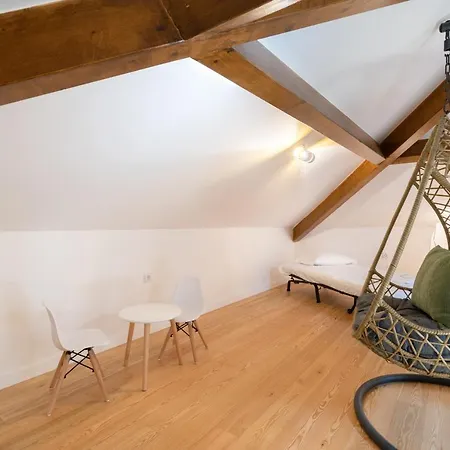 Amazing Peaceful Duplex W/ Garden * Порту