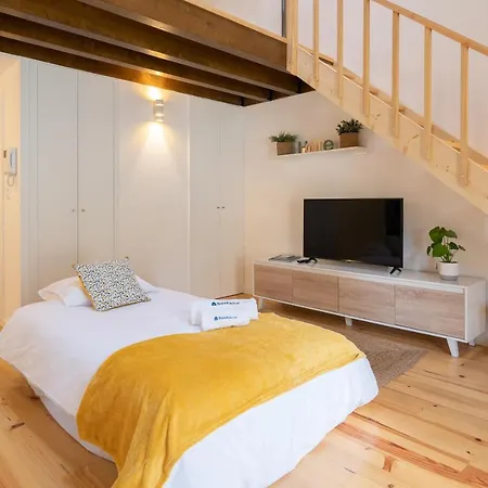 Amazing Peaceful Duplex W/ Garden * ポルト