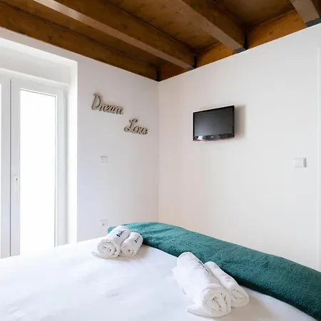 アパート Amazing Peaceful Duplex W/ Garden ポルト