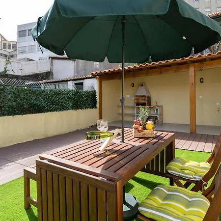 Amazing Peaceful Duplex W/ Garden アパート ポルト