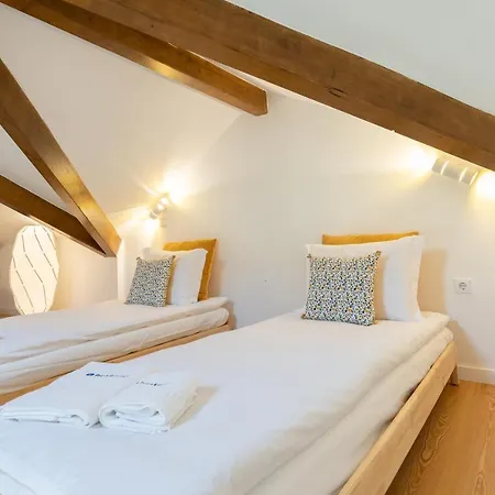 アパート Amazing Peaceful Duplex W/ Garden ポルト