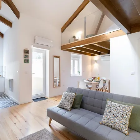 Amazing Peaceful Duplex W/ Garden アパート