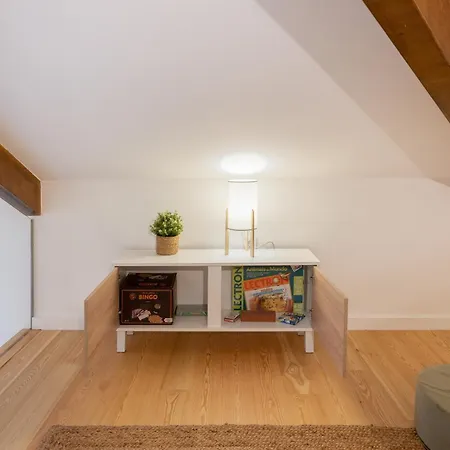 Amazing Peaceful Duplex W/ Garden アパート ポルト