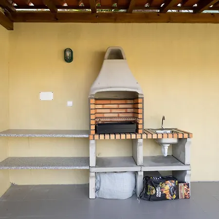 Amazing Peaceful Duplex W/ Garden ポルト