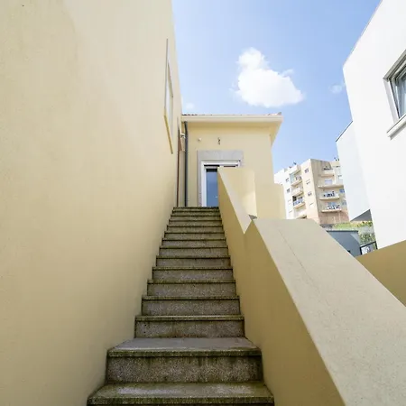 Amazing Peaceful Duplex W/ Garden * ポルト