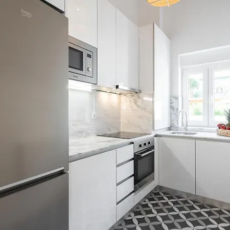 아파트 Amazing Peaceful Duplex W/ Garden *